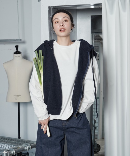OFROOM(オフルーム)の「【2026秋冬新作】Zip-up Hood Knit Vest|ジップアップフードニットベスト(ベスト・レディース・ブラウン/チャコールグレー/ネイビー・FREE)」の5枚目の写真