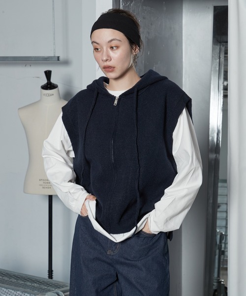 OFROOM(オフルーム)の「【2026秋冬新作】Zip-up Hood Knit Vest|ジップアップフードニットベスト(ベスト・レディース・ブラウン/チャコールグレー/ネイビー・FREE)」の12枚目の写真