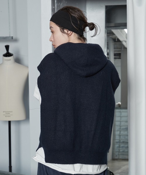 OFROOM(オフルーム)の「【2026秋冬新作】Zip-up Hood Knit Vest|ジップアップフードニットベスト(ベスト・レディース・ブラウン/チャコールグレー/ネイビー・FREE)」の15枚目の写真