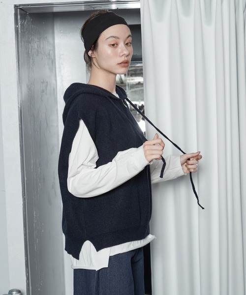OFROOM(オフルーム)の「【2026秋冬新作】Zip-up Hood Knit Vest|ジップアップフードニットベスト(ベスト・レディース・ブラウン/チャコールグレー/ネイビー・FREE)」の4枚目の写真