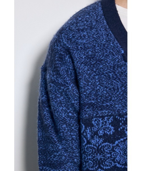 AZUL by moussy(アズールバイマウジー)の「ペイズリー柄ニットカーディガン 秋服 冬服 総柄 羽織 長袖(ニット/セーター・メンズ・ブラウン/ブラック/ネイビー・MEDIUM/LARGE)」の16枚目の写真