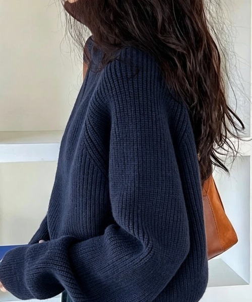 Beststore(ベストストア)の「ハーフジップ ニットトップス ざっくり編み ハイネック ショート丈 秋冬(ニット/セーター・レディース・ネイビー/チャコールグレー/キャメル/アイボリー/イエロー/オフホワイト/ブラウン/ボルドー/ブラック・FREE)」の6枚目の写真