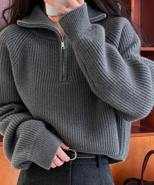 Beststore(ベストストア)の「ハーフジップ ニットトップス ざっくり編み ハイネック ショート丈 秋冬(ニット/セーター・レディース・ネイビー/チャコールグレー/キャメル/アイボリー/イエロー/オフホワイト/ブラウン/ボルドー/ブラック・FREE)」の5枚目の写真