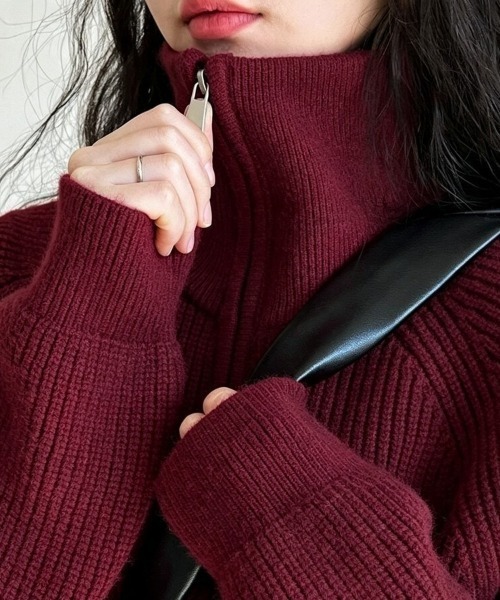 Beststore(ベストストア)の「ハーフジップ ニットトップス ざっくり編み ハイネック ショート丈 秋冬(ニット/セーター・レディース・ネイビー/チャコールグレー/キャメル/アイボリー/イエロー/オフホワイト/ブラウン/ボルドー/ブラック・FREE)」の11枚目の写真