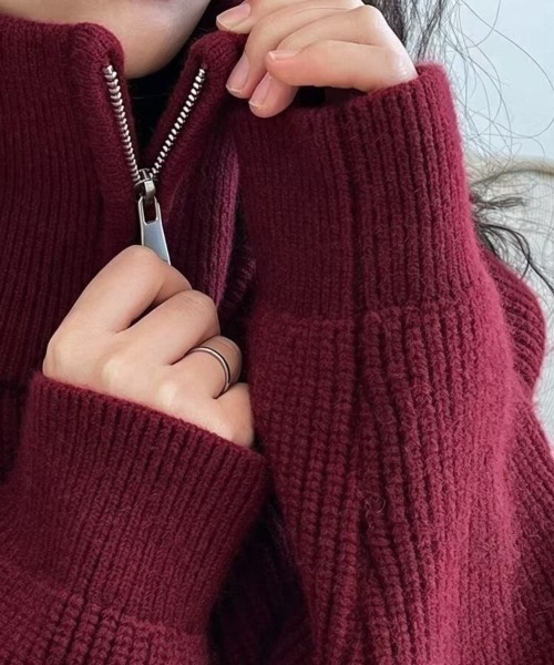Beststore(ベストストア)の「ハーフジップ ニットトップス ざっくり編み ハイネック ショート丈 秋冬(ニット/セーター・レディース・ネイビー/チャコールグレー/キャメル/アイボリー/イエロー/オフホワイト/ブラウン/ボルドー/ブラック・FREE)」の12枚目の写真