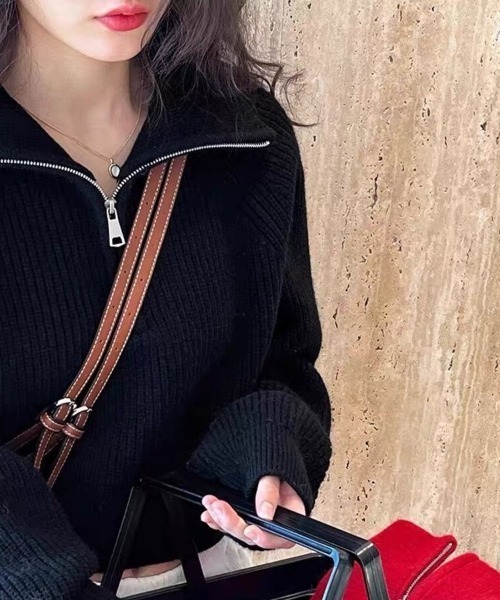Beststore(ベストストア)の「ハーフジップ ニットトップス ざっくり編み ハイネック ショート丈 秋冬(ニット/セーター・レディース・ネイビー/チャコールグレー/キャメル/アイボリー/イエロー/オフホワイト/ブラウン/ボルドー/ブラック・FREE)」の17枚目の写真