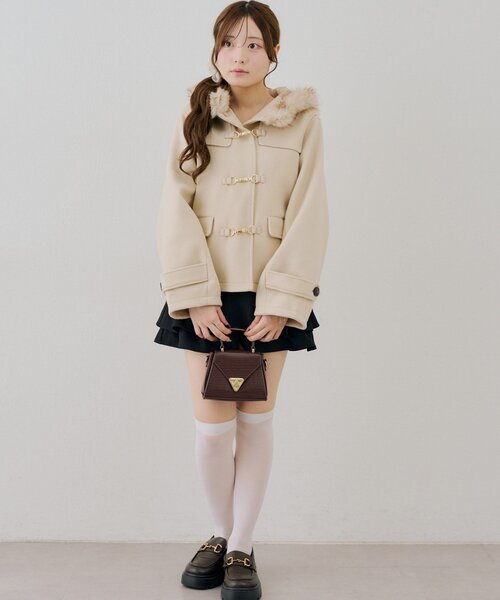 Another Branch olive des olive(アナザーブランチオリーブデオリーブ)の「ファー付ダッフルショートコート(ダッフルコート・レディース・アイボリー/ボルドー/ネイビー・FREE)」の4枚目の写真