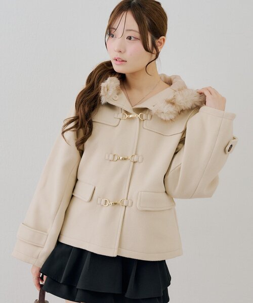 Another Branch olive des olive(アナザーブランチオリーブデオリーブ)の「ファー付ダッフルショートコート(ダッフルコート・レディース・アイボリー/ボルドー/ネイビー・FREE)」の9枚目の写真