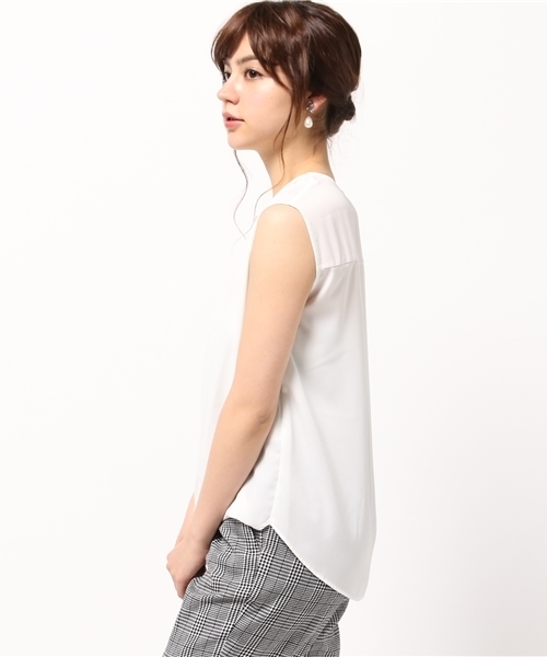 31 Sons de mode(トランテアン ソン ドゥ モード)の「ノースリーブカシュクールブラウス (シャツ/ブラウス・レディース・オフホワイト/ピンク/サックスブルー・36)」の5枚目の写真