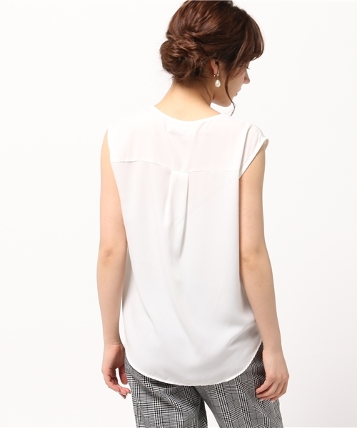 31 Sons de mode(トランテアン ソン ドゥ モード)の「ノースリーブカシュクールブラウス (シャツ/ブラウス・レディース・オフホワイト/ピンク/サックスブルー・36)」の6枚目の写真