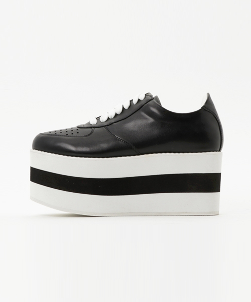 PUNYUS（プニュズ）の「ライン厚底スニーカー（スニーカー・レディース・ホワイト/ピンク/ブラック・2/1/3/4）」の4枚目の写真