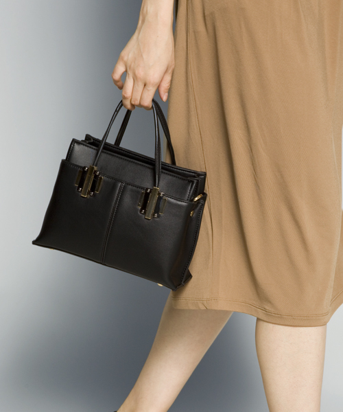 PLAIN CLOTHING（プレーンクロージング）の「フェイクレザーハンドバッグ/ショルダーバッグ【PLAIN CLOTHING】（ショルダーバッグ・レディース・レッド/キャメル/グレー/ネイビー/ブラック・FREE）」の16枚目の写真