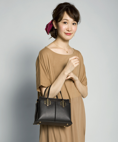 PLAIN CLOTHING（プレーンクロージング）の「フェイクレザーハンドバッグ/ショルダーバッグ【PLAIN CLOTHING】（ショルダーバッグ・レディース・レッド/キャメル/グレー/ネイビー/ブラック・FREE）」の17枚目の写真