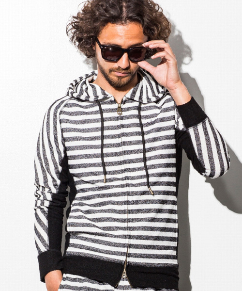 1PIU1UGUALE3 RELAX (ウノピゥウノウグァーレトレ リラックス)の「1PIU1UGUALE3 RELAX(ウノピゥウノウグァーレトレ)パイルフードパーカ(パーカー・メンズ・ホワイト/ブラック×ホワイト/ネイビー/ブラック/グレー・SMALL/MEDIUM/LARGE/X-LARGE/XX-LARGE)」の3枚目の写真