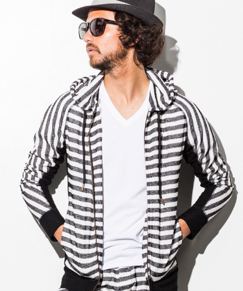 1PIU1UGUALE3 RELAX (ウノピゥウノウグァーレトレ リラックス)の「1PIU1UGUALE3 RELAX(ウノピゥウノウグァーレトレ)パイルフードパーカ(パーカー・メンズ・ホワイト/ブラック×ホワイト/ネイビー/ブラック/グレー・SMALL/MEDIUM/LARGE/X-LARGE/XX-LARGE)」の19枚目の写真