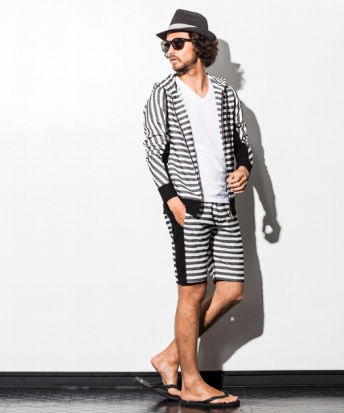 1PIU1UGUALE3 RELAX (ウノピゥウノウグァーレトレ リラックス)の「1PIU1UGUALE3 RELAX(ウノピゥウノウグァーレトレ)パイルフードパーカ(パーカー・メンズ・ホワイト/ブラック×ホワイト/ネイビー/ブラック/グレー・SMALL/MEDIUM/LARGE/X-LARGE/XX-LARGE)」の14枚目の写真