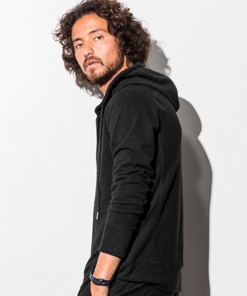 1PIU1UGUALE3 RELAX (ウノピゥウノウグァーレトレ リラックス)の「1PIU1UGUALE3 RELAX(ウノピゥウノウグァーレトレ)パイルフードパーカ(パーカー・メンズ・ホワイト/ブラック×ホワイト/ネイビー/ブラック/グレー・SMALL/MEDIUM/LARGE/X-LARGE/XX-LARGE)」の16枚目の写真