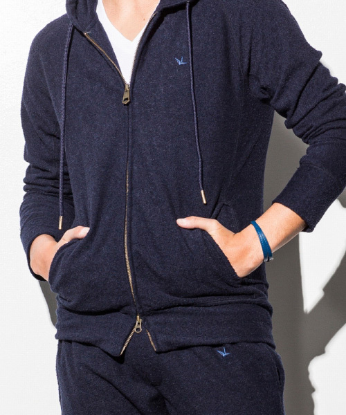 1PIU1UGUALE3 RELAX (ウノピゥウノウグァーレトレ リラックス)の「1PIU1UGUALE3 RELAX(ウノピゥウノウグァーレトレ)パイルフードパーカ(パーカー・メンズ・ホワイト/ブラック×ホワイト/ネイビー/ブラック/グレー・SMALL/MEDIUM/LARGE/X-LARGE/XX-LARGE)」の8枚目の写真