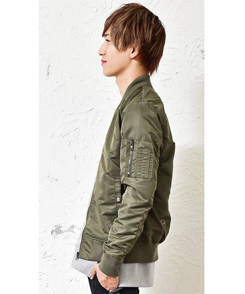 MinoriTY(マイノリティ)の「ナイロンMA-1ジャケット(MA-1・メンズ・ブラック/ネイビー/カーキ/カモフラージュ/レッド・M/L/XL)」の11枚目の写真