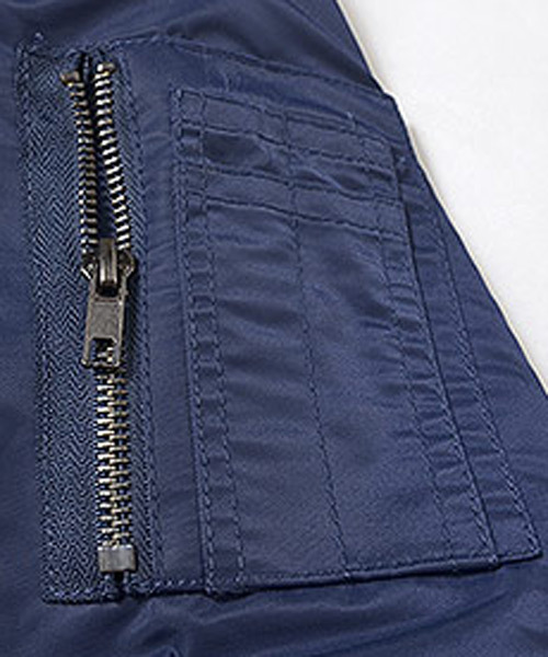 MinoriTY(マイノリティ)の「ナイロンMA-1ジャケット(MA-1・メンズ・ブラック/ネイビー/カーキ/カモフラージュ/レッド・M/L/XL)」の21枚目の写真