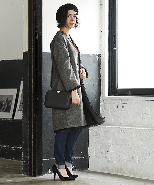 Luz Llena（ラズレナ）の「ヘリンボーンツイード・フリンジノーカラーコート（ノーカラージャケット・レディース・ホワイト/ブラック・MEDIUM）」の7枚目の写真