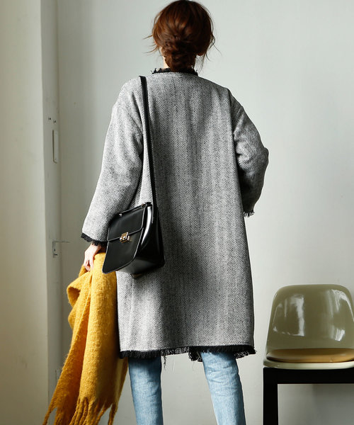 Luz Llena（ラズレナ）の「ヘリンボーンツイード・フリンジノーカラーコート（ノーカラージャケット・レディース・ホワイト/ブラック・MEDIUM）」の17枚目の写真