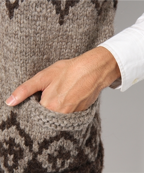 AMERICAN RAG CIE（アメリカンラグシー）の「CANADIAN SWEATER