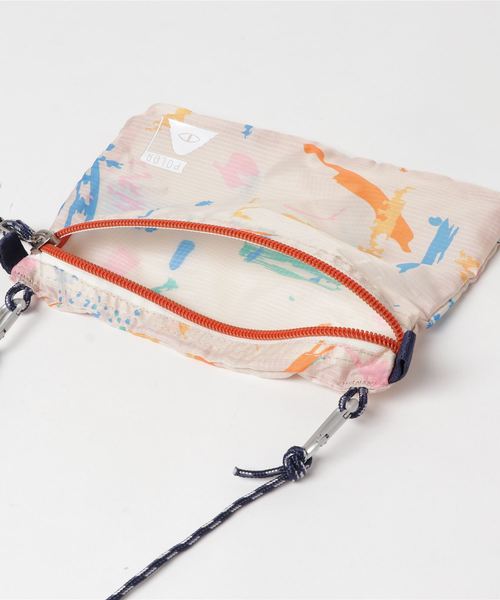 POLeR（ポーラー）の「POLER STUFFABLE LARGE POUCH（ショルダーバッグ・メンズ・ブラック/ピンク/カーキ・FREE）」の4枚目の写真