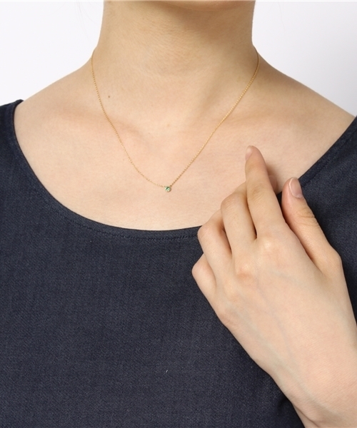 BELLESIORA（ベルシオーラ）の「K18YGエメラルドネックレス(40091316012)（ネックレス・レディース・イエローゴールド・FREE）」の4枚目の写真