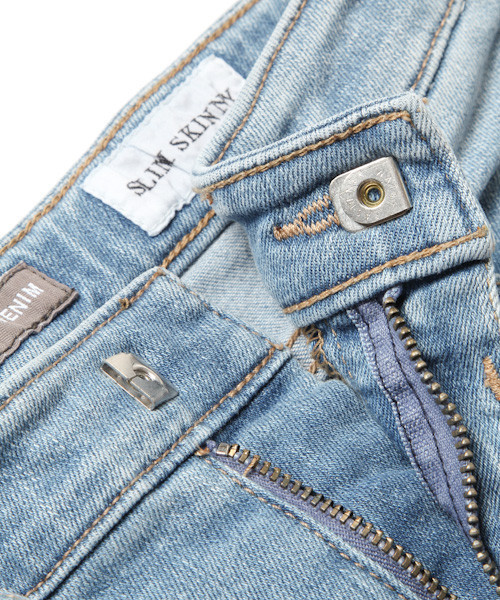 BAYFLOW（ベイフロー）の「[KIDS]スリムスキニーダメージデニム（デニムパンツ・キッズ・サックスブルー/インディゴブルー/チャコール・XX-LARGE/X-LARGE/SMALL/MEDIUM/LARGE）」の8枚目の写真