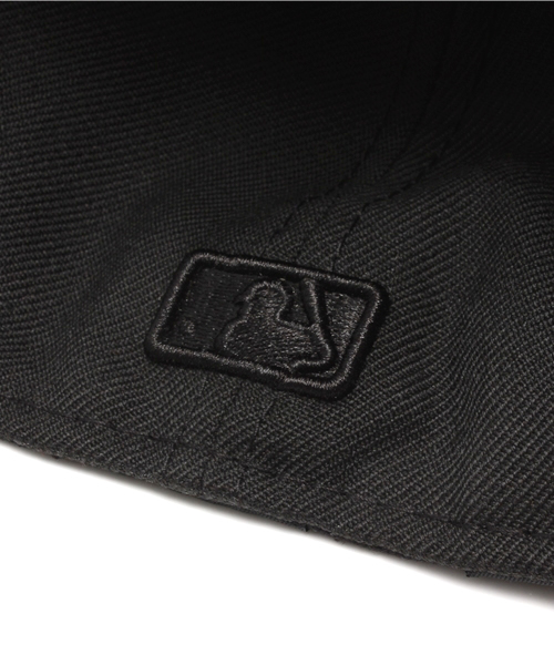 NEW ERA（ニューエラ）の「WEGO/59FIFTY NY YANKEES（キャップ・メンズ・ブラック・MEDIUM/LARGE/SMALL）」の2枚目の写真