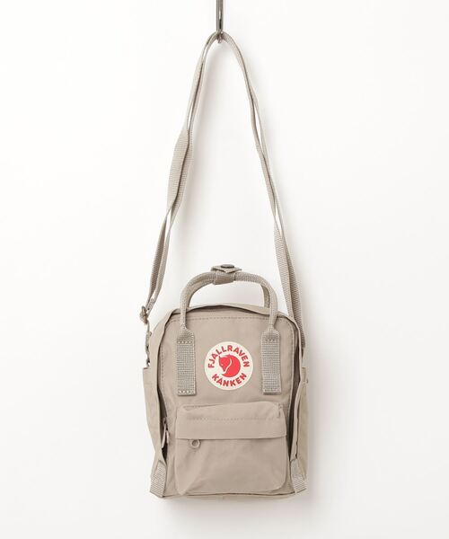 Kanken(カンケン)の「Kanken Sling (FJALLRAVEN/フェールラーベン)(ショルダーバッグ・レディース・ライトグレー/ライトブラウン/ピンク/ボルドー/ネイビー/グリーン/ダークアッシュ/サファリグリーン/ラベンダー/ミント/ブラック×レッド/ブラック/グリーン×ピンク/フューシャピンク/ダークベージュ/ダークグリーン/ターコイズブルー/ライトイエロー/パープル/グリーン系その他/スカイブルー/アイボリー/ブラウン系1/ブルー系2/ダークブラック/オレンジ系その他/ダークブラウン/グリーン系3/ベージュ/ダークパープル・ONE SIZE/FREE)」の10枚目の写真