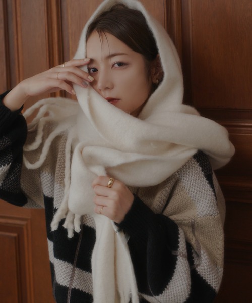 VANNIE U(ヴァニーユー)の「もこもこボリュームマフラー(マフラー・レディース・ダークブラウン/ベージュ/ピンク/アイボリー/オートミール/マスタード/イエロー/ライトブルー/グリーン・FREE)」の12枚目の写真