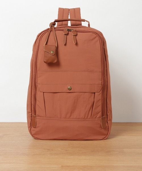 toleur（トーラ）の「【toleur】ウォッシュナイロン×カウレザー リュック バックパック デイパック 11337（バックパック/リュック・レディース・ブラック/カーキ/マスタード/ワインレッド/ベージュ/ライトカーキ/レッド/ダークカーキ/グレイッシュベージュ・FREE）」の8枚目の写真