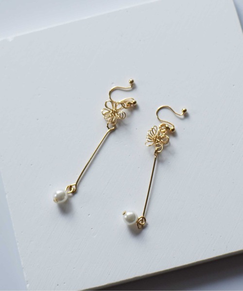 dictionary（ディクショナリー）の「【 DICTIONARY / ディクショナリー 】 ノンホールピアス（イヤリング・レディース・ゴールド系その他3/ゴールド系その他5/ゴールド系その他/ゴールド系その他4/ゴールド系その他6/ゴールド/その他/その他2/その他3/ゴールド系その他7/ゴールド系その他2/その他4・FREE）」の2枚目の写真