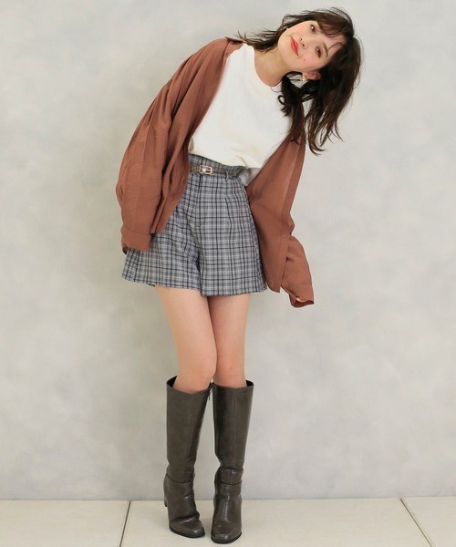 one after another NICE CLAUP(ワンアフターアナザーナイスクラップ)の「クリアベルト付きフレアショートパンツ(その他パンツ・レディース・ベージュ/カーキ/ブラック系その他/ブラウン系その他・FREE)」の15枚目の写真