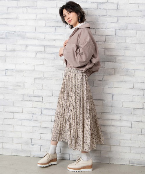 WEGO(ウィゴー)の「WEGO/ナイロンショートCPOシャツジャケット(ナイロンジャケット・レディース・ライトベージュ/サックスブルー・FREE)」の3枚目の写真