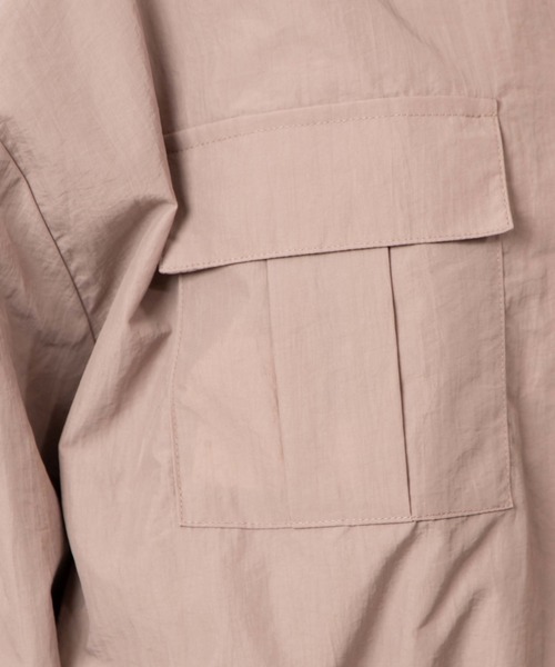 WEGO(ウィゴー)の「WEGO/ナイロンショートCPOシャツジャケット(ナイロンジャケット・レディース・ライトベージュ/サックスブルー・FREE)」の12枚目の写真