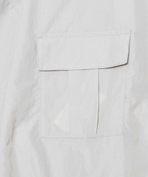 WEGO(ウィゴー)の「WEGO/ナイロンショートCPOシャツジャケット(ナイロンジャケット・レディース・ライトベージュ/サックスブルー・FREE)」の13枚目の写真