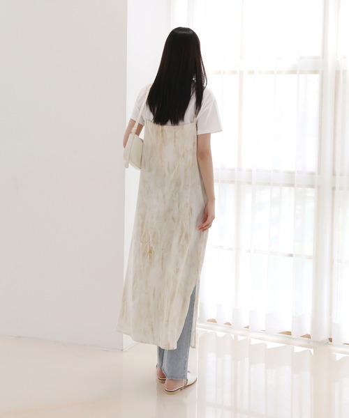 セール Muni R バイ ユニークマーブル By キャミソールワンピース タイダイ柄シャーリングワンピース ワンピース By Muni R バイ ムニール のファッション