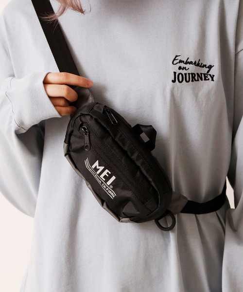 MEI（メイ）の「【MEI】ワンポイントロゴ ミニウエストバッグ ボディバッグ（ボディバッグ/ウエストポーチ・メンズ・グレー/ブラック・FREE）」の4枚目の写真