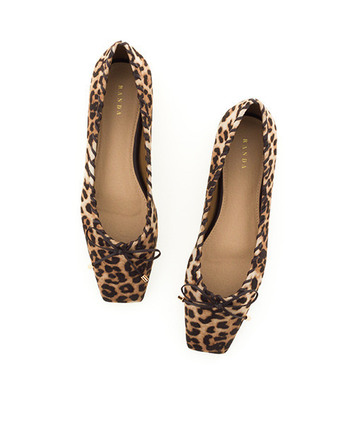 RANDA（ランダ）の「ソフトスクエアトゥリボンフラットパンプス（パンプス・レディース・レオパード/ブラック/ブラウン/ピンク/その他・22.5/23/23.5/24/24.5/25/25.5/22）」の21枚目の写真