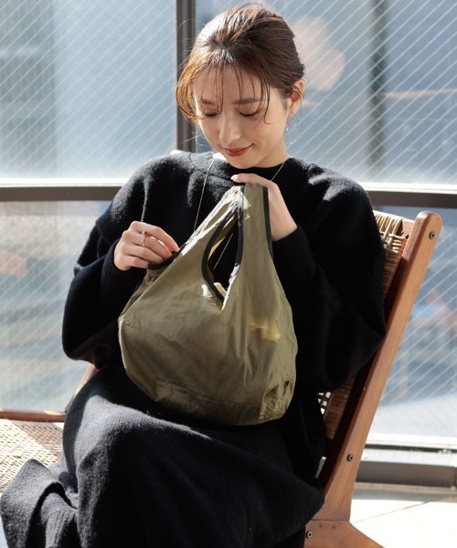 DONOBAN（ドノバン）の「コンパクトサイズ コンビニエコバッグ [21×41] [E]（エコバッグ/サブバッグ・レディース・ブラック/ベージュ/パープル/グレー/ネイビー/カーキ・ONESIZE）」の16枚目の写真