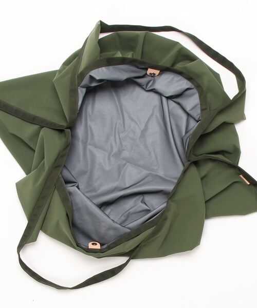 Hender Scheme(エンダースキーマ)の「origami bag big 3 layer nylon(ショルダーバッグ・メンズ・オレンジ/オリーブ/ブラック・FREE)」の6枚目の写真