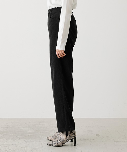 AZUL by moussy(アズールバイマウジー)の「SOFT CORDUROY WIDE PANTS/ソフトコーデュロイワイドパンツ(その他パンツ・レディース・カーキ/ブラック/ライトベージュ・SMALL/MEDIUM)」の13枚目の写真