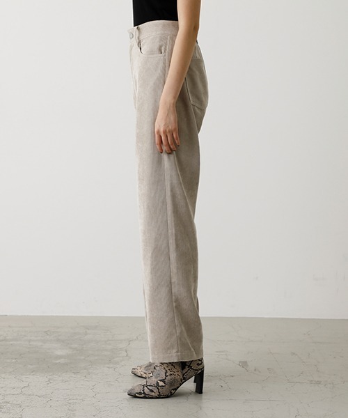 AZUL by moussy(アズールバイマウジー)の「SOFT CORDUROY WIDE PANTS/ソフトコーデュロイワイドパンツ(その他パンツ・レディース・カーキ/ブラック/ライトベージュ・SMALL/MEDIUM)」の22枚目の写真