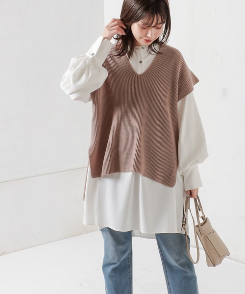 natural couture(ナチュラルクチュール)の「バンドカラーギャザースリーブシャツ(シャツ/ブラウス・レディース・オフホワイト/グリーン系その他/グレイッシュベージュ・FREE)」の4枚目の写真