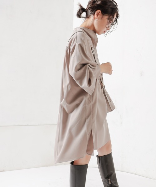 natural couture(ナチュラルクチュール)の「バンドカラーギャザースリーブシャツ(シャツ/ブラウス・レディース・オフホワイト/グリーン系その他/グレイッシュベージュ・FREE)」の12枚目の写真