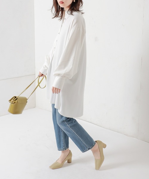 natural couture(ナチュラルクチュール)の「バンドカラーギャザースリーブシャツ(シャツ/ブラウス・レディース・オフホワイト/グリーン系その他/グレイッシュベージュ・FREE)」の10枚目の写真