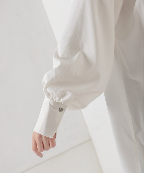 natural couture(ナチュラルクチュール)の「バンドカラーギャザースリーブシャツ(シャツ/ブラウス・レディース・オフホワイト/グリーン系その他/グレイッシュベージュ・FREE)」の22枚目の写真